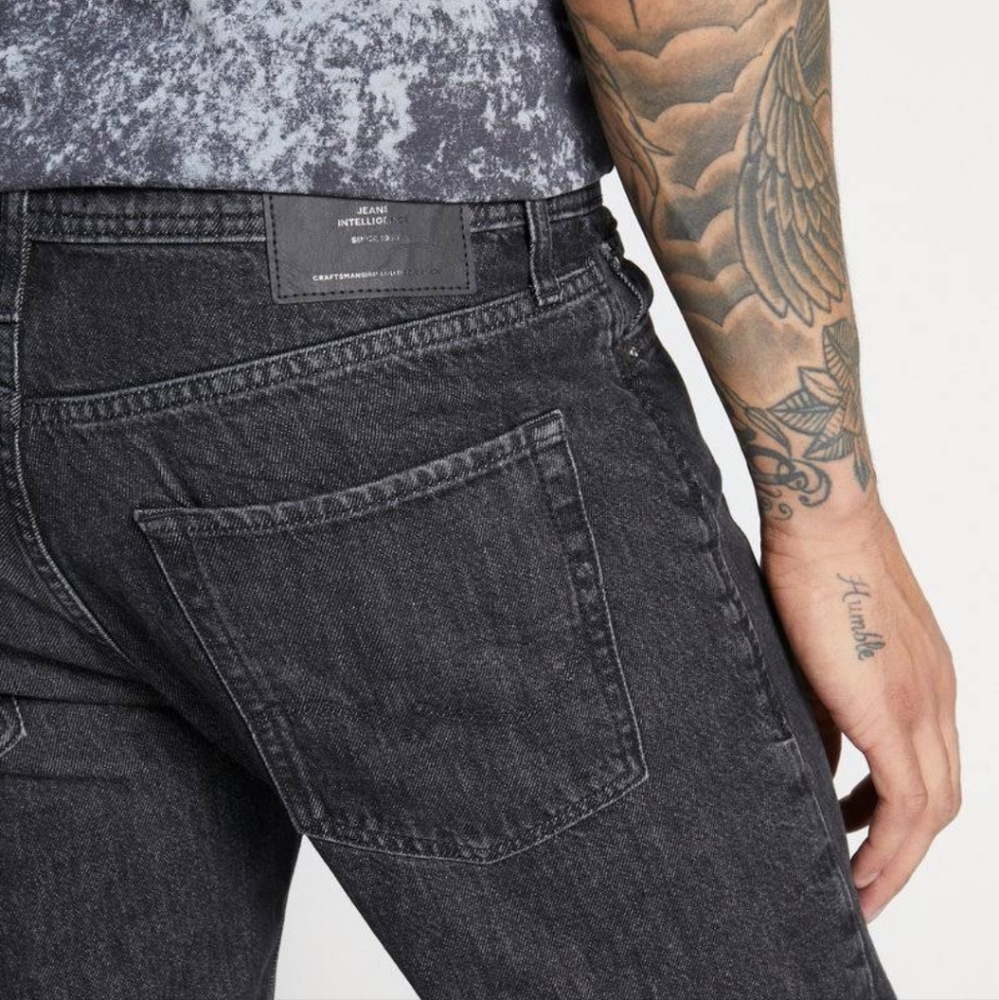 Jack Jones 33×32 black jeans distressed